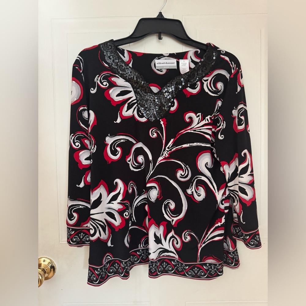 Alfred Dunner Sz MP 3/4” Sleeve Top EUC 😊😊